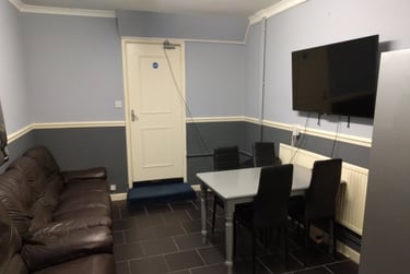 6 bed house, Mansel Street, City Centre, Swansea, SA15SQ - Image 2