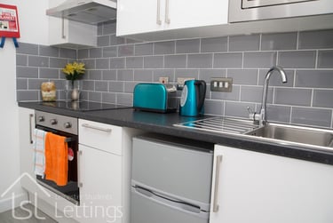1 bed flat, (Large Studio) Demontfort Street, Highfields, Leicester, LE17GW - Image 11