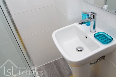 1 bed flat, (Large Studio) Demontfort Street, Highfields, Leicester, LE17GW - Image 14