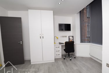 1 bed flat, (Large Studio) Demontfort Street, Highfields, Leicester, LE17GW - Image 4