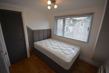 1 bed flat, Cradock Street, City Centre, Swansea, SA13HE - Image 2