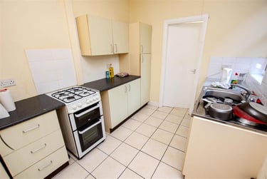 6 bed house, Raddlebarn Road, Selly Park, Birmingham, B296HQ - Image 2