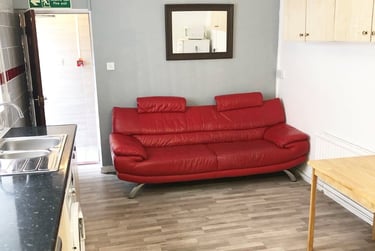 2 bed flat, Hanover Street, City Centre, Swansea, SA16BQ - Image 3