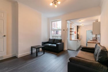 4 bed house, Milner Road, Selly Park, Birmingham, B297RL - Image 2