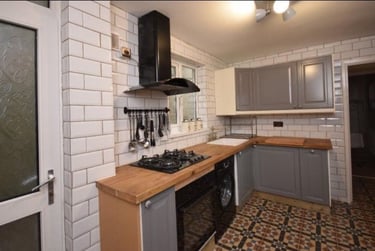 4 bed house, Balaclava, Street, Swansea, SA18BR - Image 1