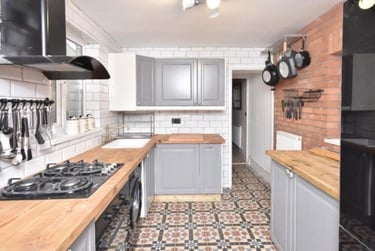 4 bed house, Balaclava, Street, Swansea, SA18BR - Image 2