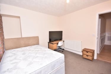 4 bed house, Balaclava, Street, Swansea, SA18BR - Image 11