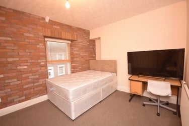 4 bed house, Balaclava, Street, Swansea, SA18BR - Image 5