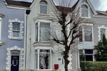 6 bed house, Gwydr Crescent, Uplands, Swansea, SA20AB - Image 1