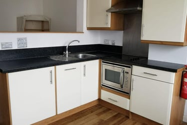 1 bed studio, The Kingsway, Portland House, City Centre, Swansea, SA15HN - Image 1