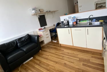 1 bed studio, The Kingsway, Portland House, City Centre, Swansea, SA15HN - Image 2