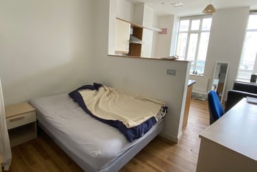 1 bed studio, The Kingsway, Portland House, City Centre, Swansea, SA15HN - Image 3