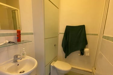 1 bed studio, The Kingsway, Portland House, City Centre, Swansea, SA15HN - Image 4