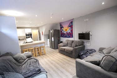 6 bed house, Heeley Road, Selly Park, Birmingham, B296EN - Image 1