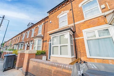 7 bed flat, Heeley Road, Selly Park, Birmingham, B296DP - Image 1