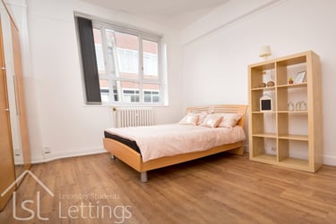 3 bed flat, Albion Street, Highfields, Leicester, LE16GB - Image 1