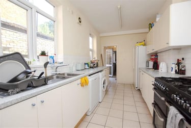 7 bed house, Raddlebarn Road, Selly Park, Birmingham, B296HQ - Image 2