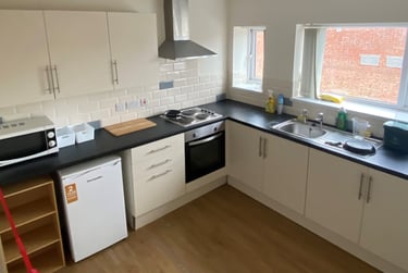 1 bed flat, The Kingsway, City Centre, Swansea, SA15HG - Image 1
