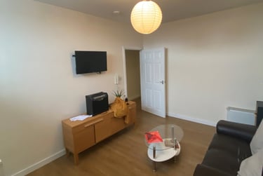 1 bed flat, The Kingsway, City Centre, Swansea, SA15HG - Image 2