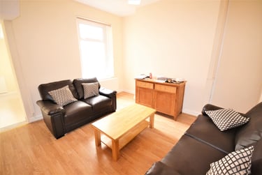 4 bed house, St Helens Avenue, Brynmill, Swansea, SA14NF - Image 1