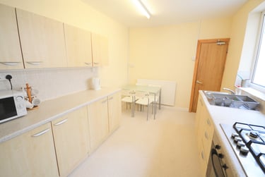 4 bed house, St Helens Avenue, Brynmill, Swansea, SA14NF - Image 2