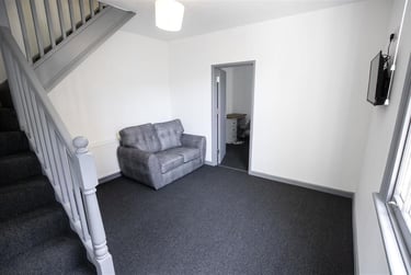 2 bed flat, Greenfield Road, Harborne, Birmingham, B170EG - Image 1