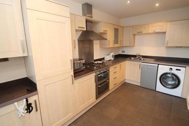 2 bed house, Quainton Road, City Centre, Leicester, LE27HY - Image 1