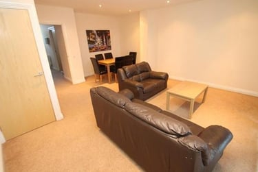 2 bed house, Quainton Road, City Centre, Leicester, LE27HY - Image 3