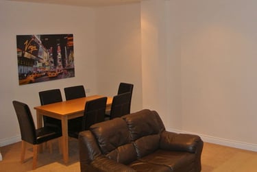 2 bed house, Quainton Road, City Centre, Leicester, LE27HY - Image 9