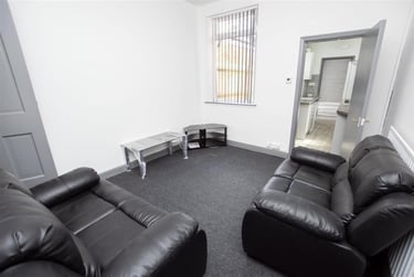 4 bed house, Dawlish Road, Selly Park, Birmingham, B297AT - Image 1
