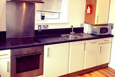 1 bed studio, The Kingsway, Portland House, City Centre, Swansea, SA15HN - Image 1