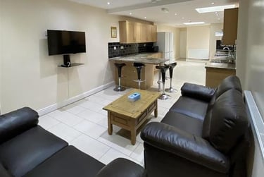 6 bed house, Hubert Road, Selly Park, Birmingham, B296ER - Image 2
