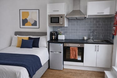 1 bed flat, Studio (With Private Balcony), Helmdon Road, City Centre, Leicester, LE27AL - Image 1