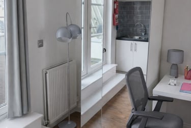 1 bed flat, Studio (With Private Balcony), Helmdon Road, City Centre, Leicester, LE27AL - Image 8