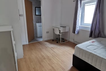 4 bed house, Richardson Street, Sandfields, Swansea, SA13JF - Image 8