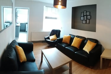 5 bed house, Norfolk Street, Mount Pleasant, Swansea, SA16JE - Image 2