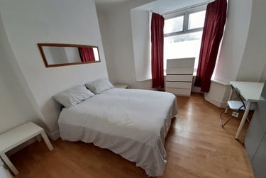 5 bed house, Norfolk Street, Mount Pleasant, Swansea, SA16JE - Image 3