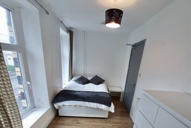 5 bed house, Norfolk Street, Mount Pleasant, Swansea, SA16JE - Image 7