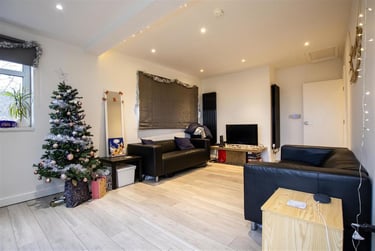 5 bed house, Weoley Park Road, Weoley Castle, Birmingham, B295HA - Image 3