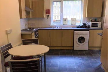 4 bed house, Rhondda Street, Mount Pleasant, Swansea, SA16ET - Image 2