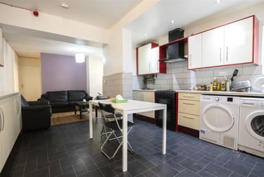 6 bed house, Bournbrook Road, Selly Park, Birmingham, B297DD - Image 2