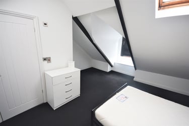 2 bed flat, Mansel Street, City Centre, Swansea, SA15TN - Image 2