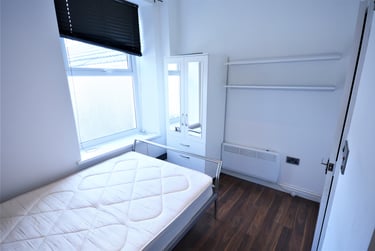 2 bed flat, Mansel Street, City Centre, Swansea, SA15TN - Image 3