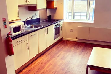 1 bed studio, The Kingsway, Portland House, City Centre, Swansea, SA15HN - Image 3