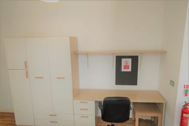 1 bed studio, The Kingsway, Portland House, City Centre, Swansea, SA15HN - Image 3
