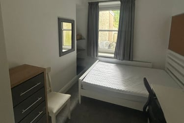 1 bed house, Watkin Street, Mount Pleasant, Swansea, SA16YF - Image 3