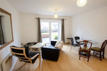 2 bed flat, Heeley Road, Selly Park, Birmingham, B296DP - Image 1