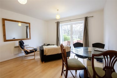 2 bed flat, Heeley Road, Selly Park, Birmingham, B296DP - Image 2