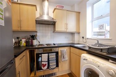 2 bed flat, Heeley Road, Selly Park, Birmingham, B296DP - Image 3