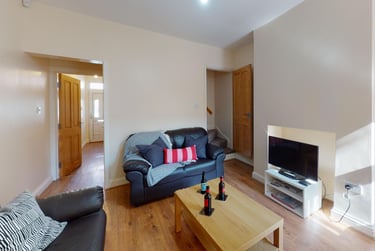 4 bed house, Latimer Street, City Centre, Leicester, LE30QE - Image 2